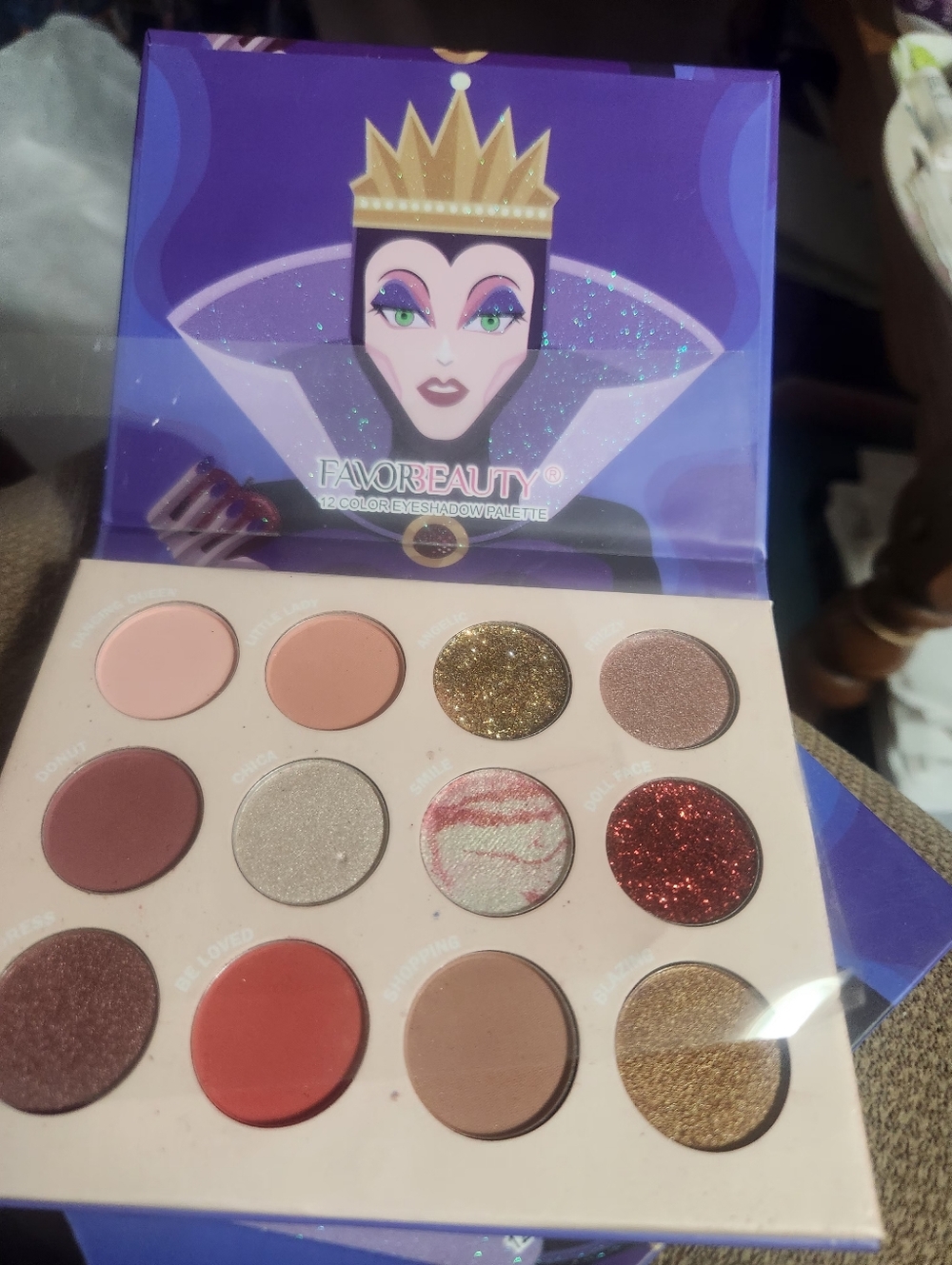 FAVORME Beauty 12-Color Eyeshadow Palette - Picture 5 of 5